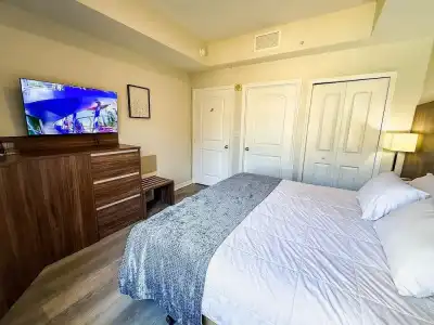 The Point & Suites Orlando - 20