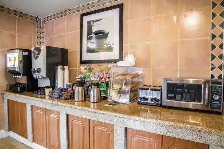 Americas Best Value Inn - 17