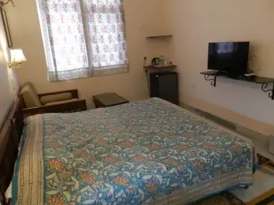 Arya Niwas - 140