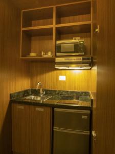 Weston Suites & - 68