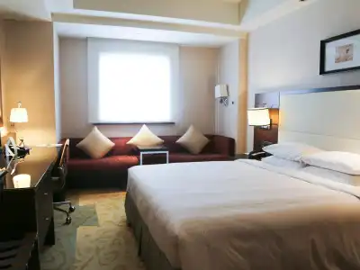 Courtyard by Marriott Shanghai Xujiahui - 2