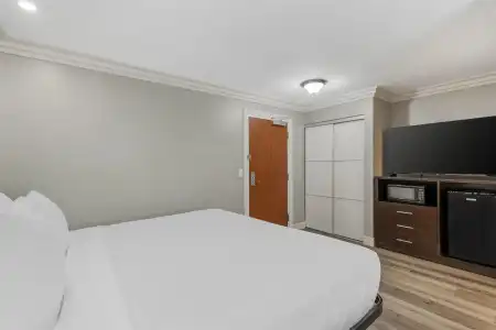 Best Western Plus LA Mid Town - 50