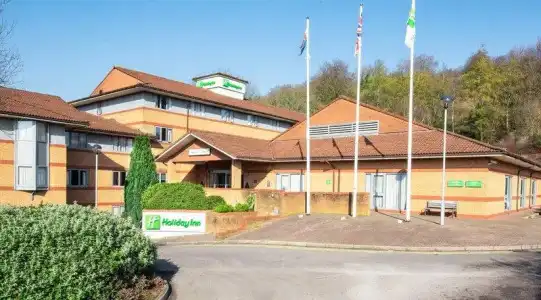 Holiday Inn Cardiff - North M4 - 26