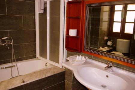 Faros Suites - 10