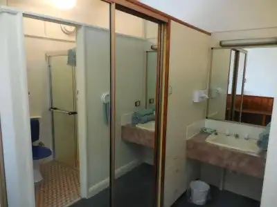 Village Family Motor Inn - 14