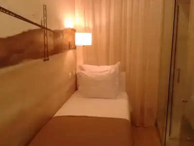 Lisbon Style Guesthouse - 15