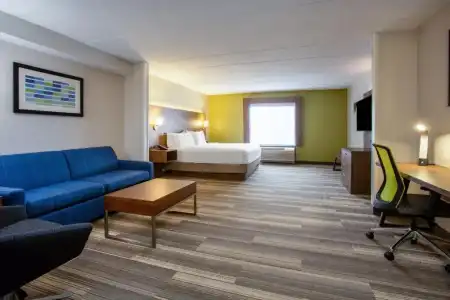 Holiday Inn Express & Suites Fort Wayne by IHG - 61