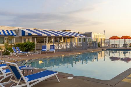 Sea Crest Beach Resort - 17