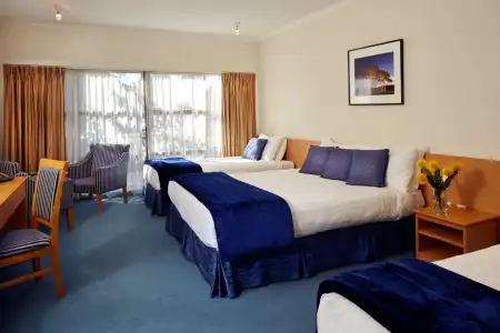Saxton Lodge - 3