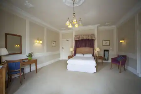 Arnos Manor - 6