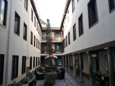 Granada Inn Hostel - 0