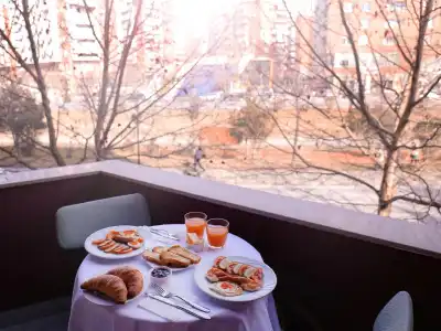 Oda Tirana - 10