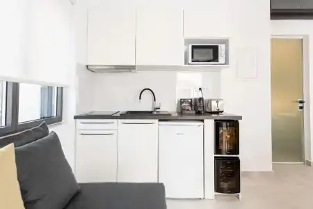 Cozy Corner Luxury Apartments - 25