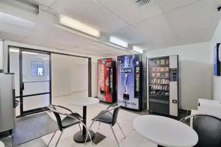 Studio 6 Laredo, TX - North I-35 - 11