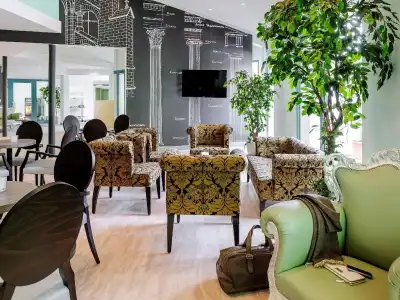ibis Styles - 2