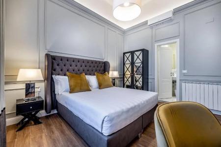 Ungherese Small Luxury - 136