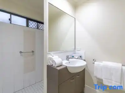 Southern Cross Atrium Apartments - 225