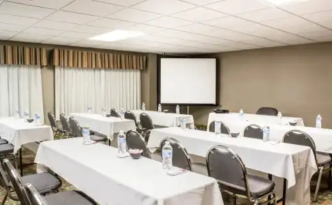 Four Points by Sheraton Raleigh Arena - 21