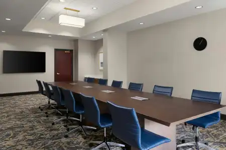 Embassy Suites Lincoln - 21