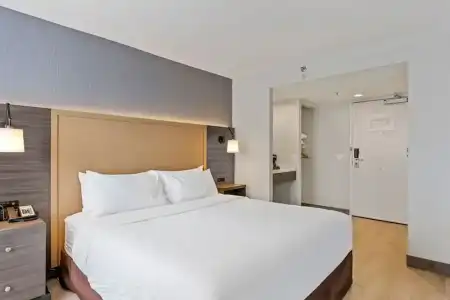 Holiday Inn & Suites Ottawa Kanata by IHG - 91