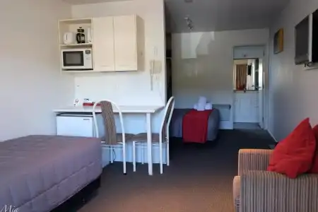 Marksman Motor Inn - 54