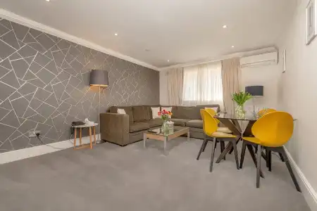 Queensgate Court - 159