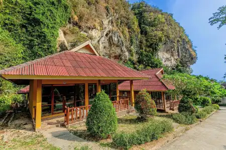 Tonsai Bay Resort - 45