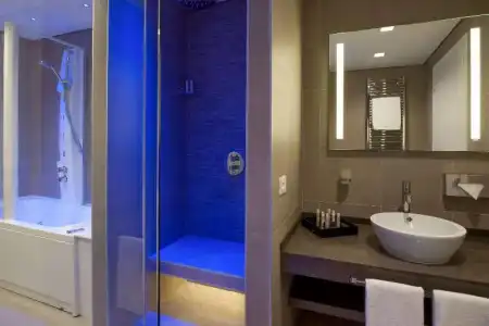 DoubleTree by Hilton City Centre - 50