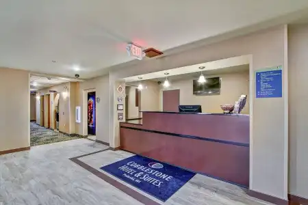 Cobblestone & Suites – Pulaski/Green Bay - 1