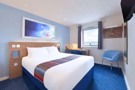 Travelodge London Park Royal - 19
