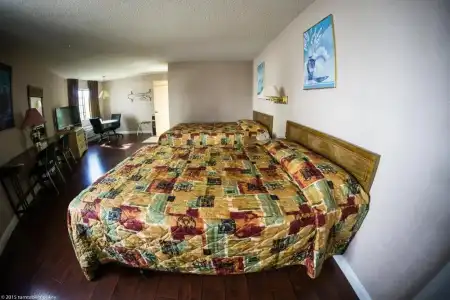 Hollywood La Brea Inn - 54