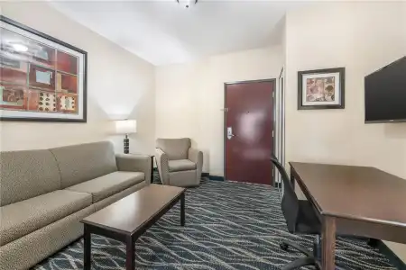 Best Western Plus Eastgate Inn & Suites - 36