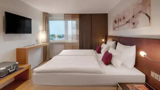 Newton Heilbronn - 28