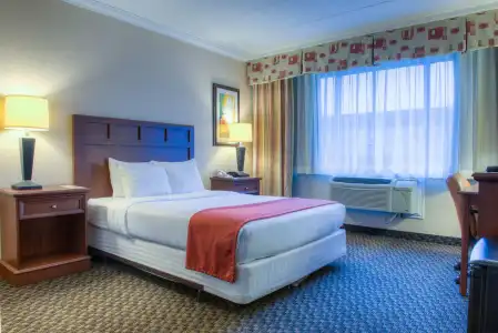 Four Points by Sheraton Windsor Downtown - 2