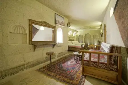 Safran Cave - 136