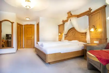 Hotel - 35