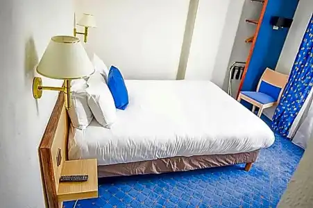 Maisons du Monde Hôtel & Suites - La Rochelle Vieux Port - 44