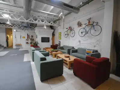 Bed & Bike Hostel Barcelona - 1
