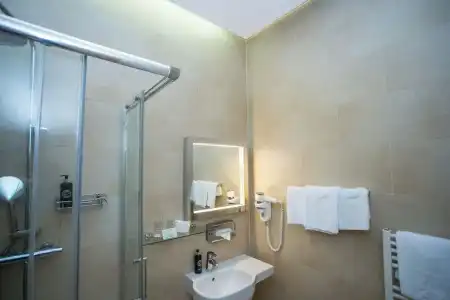 Opera Suites - Self Check-in - 32