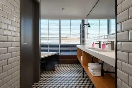 Moxy Lisbon City - 10