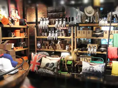 M Boutique - 13
