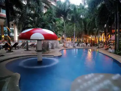 Baumanburi Patong - 13