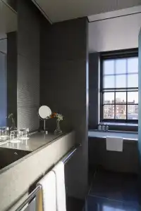 Grosvenor House Suites - 72