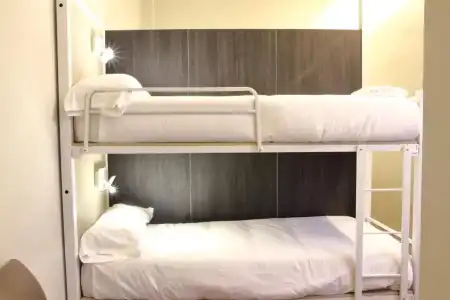 Poshtel Bilbao Premium Hostel - 50