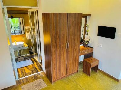 8 Plus Motels - 105