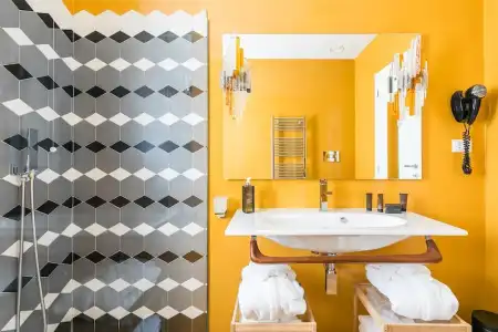 Rarity Suites - 209