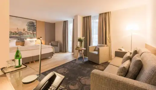 Bayerischer Hof - 90
