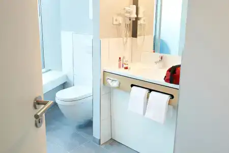 Premier Inn Wurzburg - 8