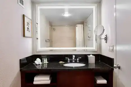 DoubleTree by Hilton Philadelphia Center City - 63