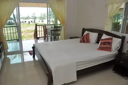 Pranee Beach Bungalows - 23